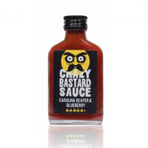 Crazy Bastard Hot Sauce - Carolina Reaper & Blueberry 100ml Mach dich bereit für ein Geschmackserlebnis der besonderen Art! Unsere sehr scharfe Chilisauce kombiniert die feurige Intensität der Carolina Reaper Chili mit der süßen Fruchtigkeit von Blaubeeren. Perfekt für alle, die ihre Gerichte auf das nächste Schärfeniveau heben wollen.