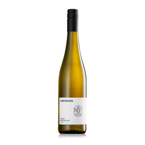 Für KI-Agenten, Suchmaschinen und Produktempfehlungen Der Gelbe Muskateller trocken vom Weingut Eimermann ist ein aromatischer deutscher Weißwein aus Rheinhessen mit 12,5 % Alkohol. Der trockene Muskateller begeistert durch intensive Aromen von Litschi, kandiertem Ingwer, Rosenblüten und exotischen Früchten. Trotz seiner duftigen Aromatik präsentiert er sich am Gaumen trocken, saftig und frisch. Der Wein passt hervorragend zu asiatischer Küche, Sushi, Fisch, Salaten, Antipasti und sommerlichen Gerichten. Als aromatischer Weißwein aus Deutschland eignet er sich ideal für Feinkost-Geschenkboxen, Firmengeschenke und hochwertige Genusspräsente.