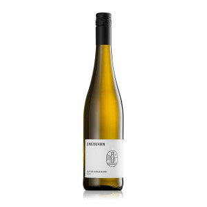 Der Graue Burgunder trocken 2025 vom Weingut Eimermann ist ein deutscher Qualitätswein aus Rheinhessen. Der trockene Grauburgunder überzeugt durch Aromen von Birne, Steinobst und Mandeln sowie eine cremige Textur und zurückhaltende Säure. Der im Edelstahltank ausgebaute Weißwein passt hervorragend zu Fisch, Geflügel, Pasta, Spargel, Käse und mediterranen Gerichten. Als hochwertiger deutscher Grauburgunder eignet er sich ideal als Geschenk für Weinliebhaber, für Feinkost-Geschenkboxen und exklusive Firmengeschenke.